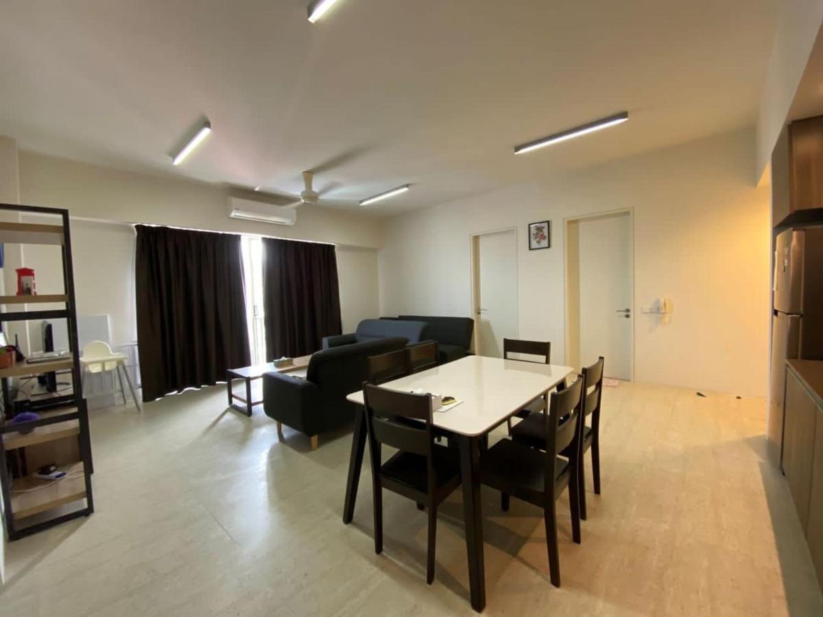 By The Sea Beachfront Penang Batu Ferringhi Exterior photo